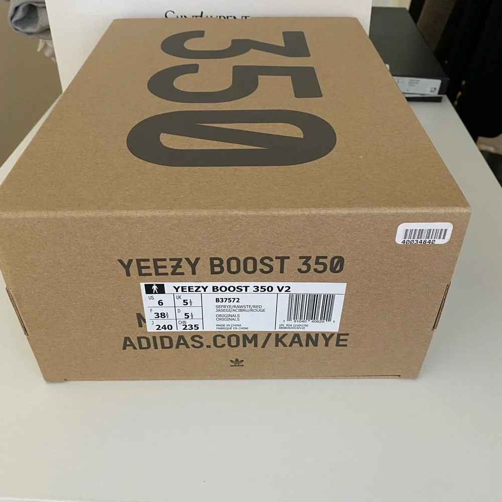 Yeezy Boost 350 V2 in Green. Size US 6 or 38 2/3. Authentic.